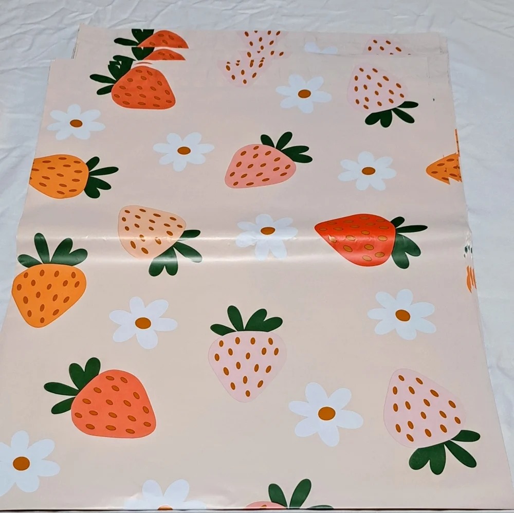 Multi Color Strawberry Design Poly Mailers (20) Count 14 X17 New